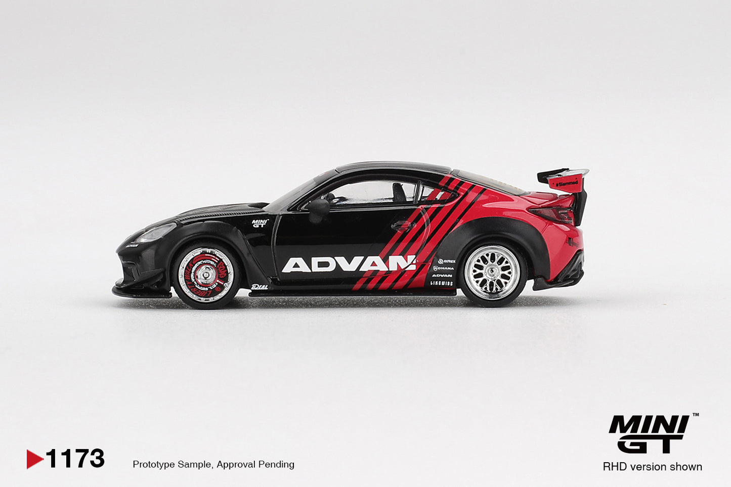 MINI GT 1173 Toyota GR86 LB★Nation Advan