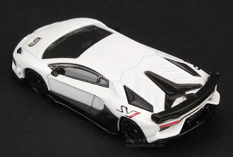 CCA 1:64 Lamborghini Aventador SVJ