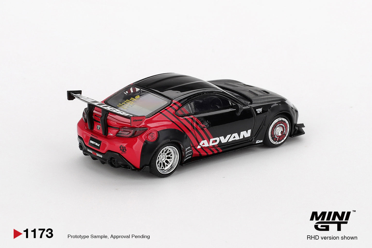 MINI GT 1173 Toyota GR86 LB★Nation Advan