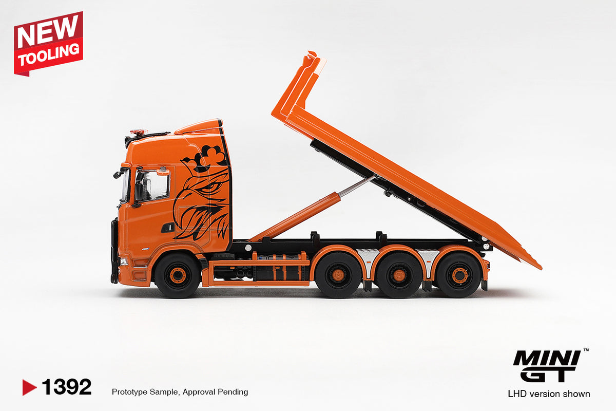 *PREORDER* MINI GT 1392 SCANIA 770S B8X4NA HOOKLIFT FLATBED ORANG
