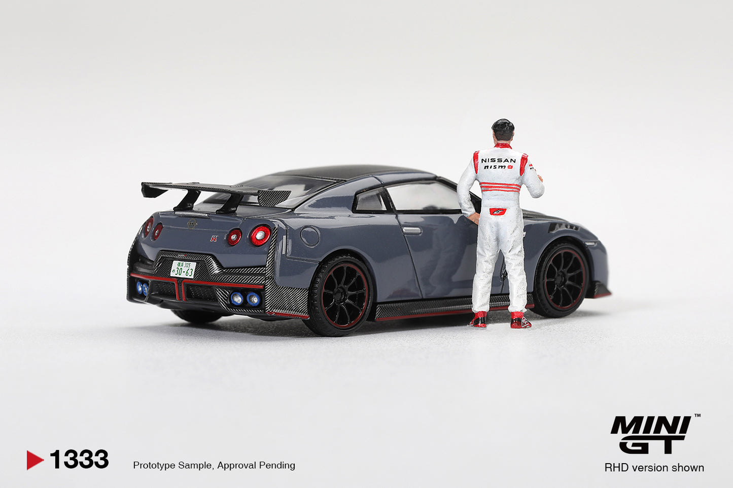 *PRE ORDER* MINI GT 1333 Nissan GT-R Nismo with Figurine