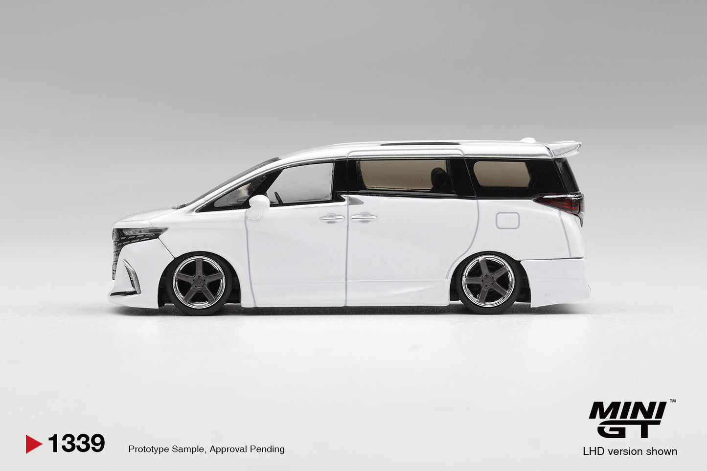 *PRE ORDER* MINI GT 1339 Toyota Vellfire 40 KUHL White