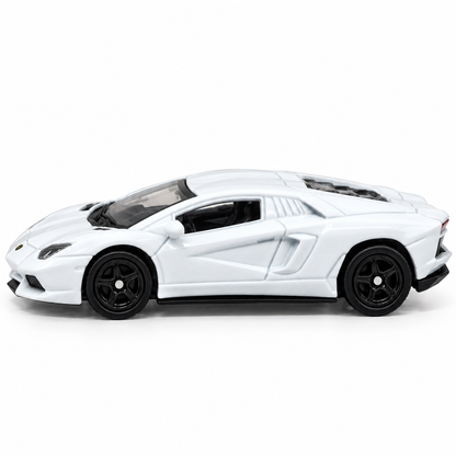Welly Lamborghini Aventador LP700-4 White Die-Cast Model Car