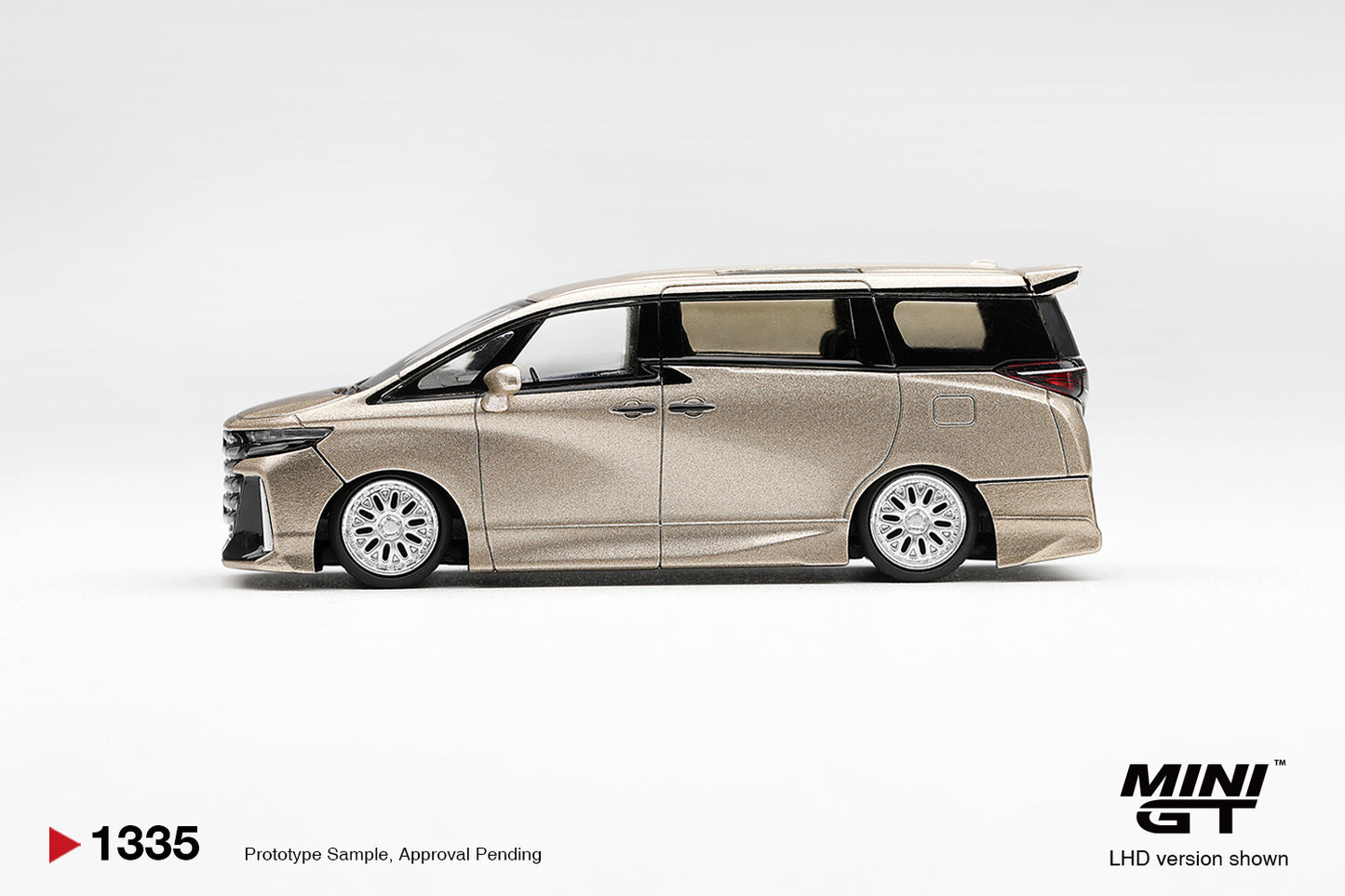 *PRE ORDER* MINI GT 1335 Toyota Vellfire KUHL racing gold